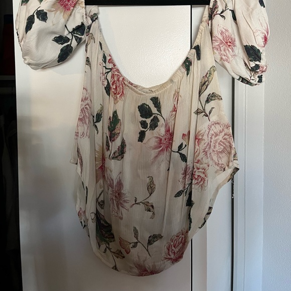 Kimchi Blue White Floral Bubble Sleeve Off the Shoulder Top - Picture 4 of 7